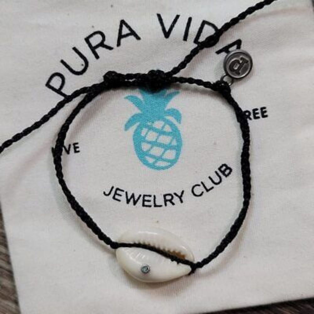 Pura vida shell gem bracelet